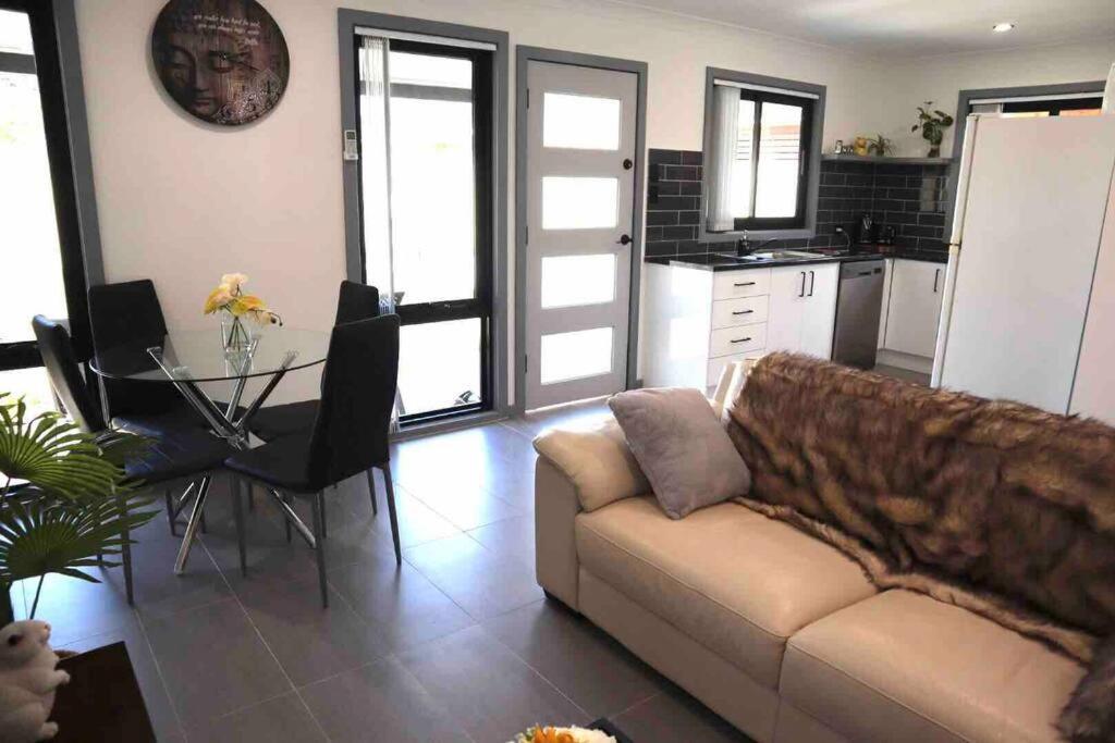 Lakeside Residence เรย์มอนด์ เทอร์เรซ ภายนอก รูปภาพ